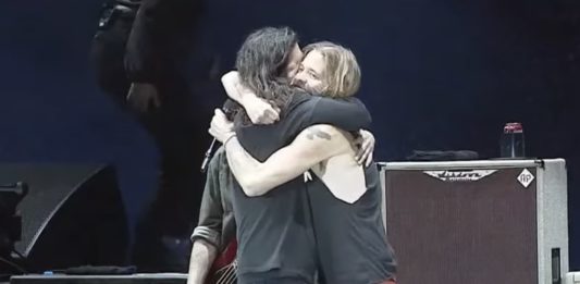 taylor_hawkins_dave grohl