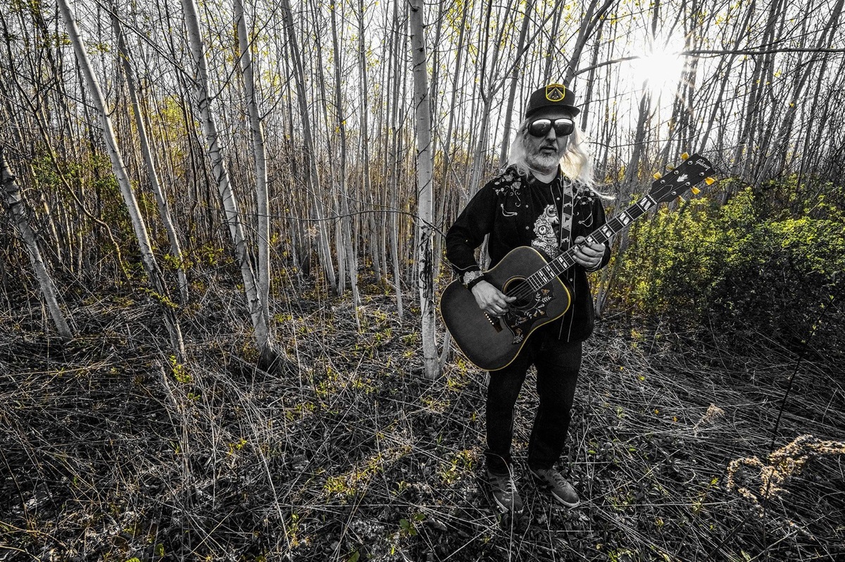 J Mascis